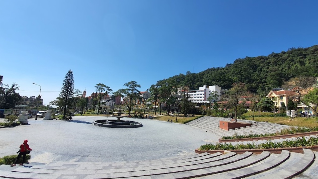 anh-tam-dao-voi-quang-truong-rong-lon