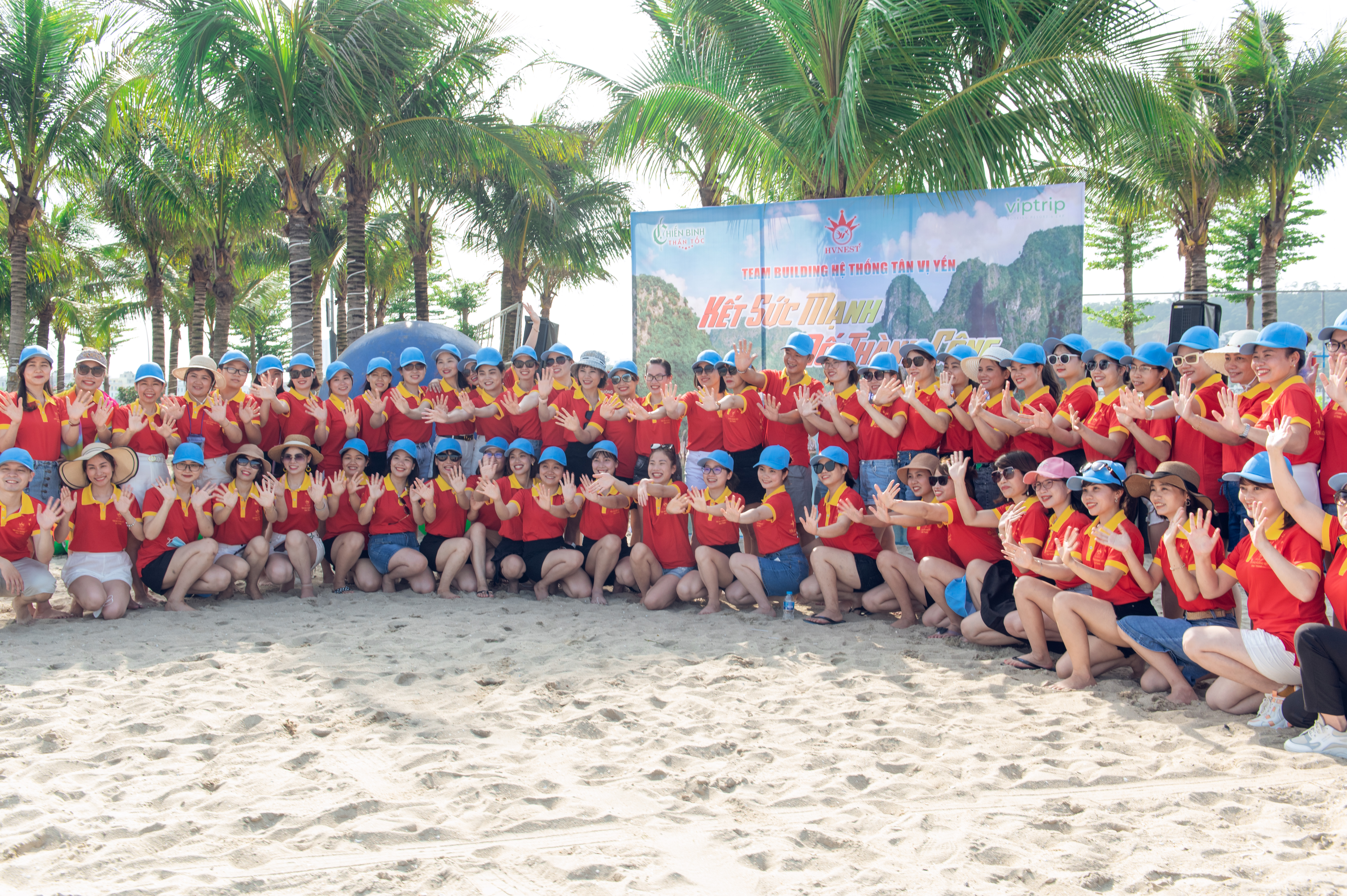 tan-vi-yen-tham-gia-chuong-trinh-du-lich-ha-long6