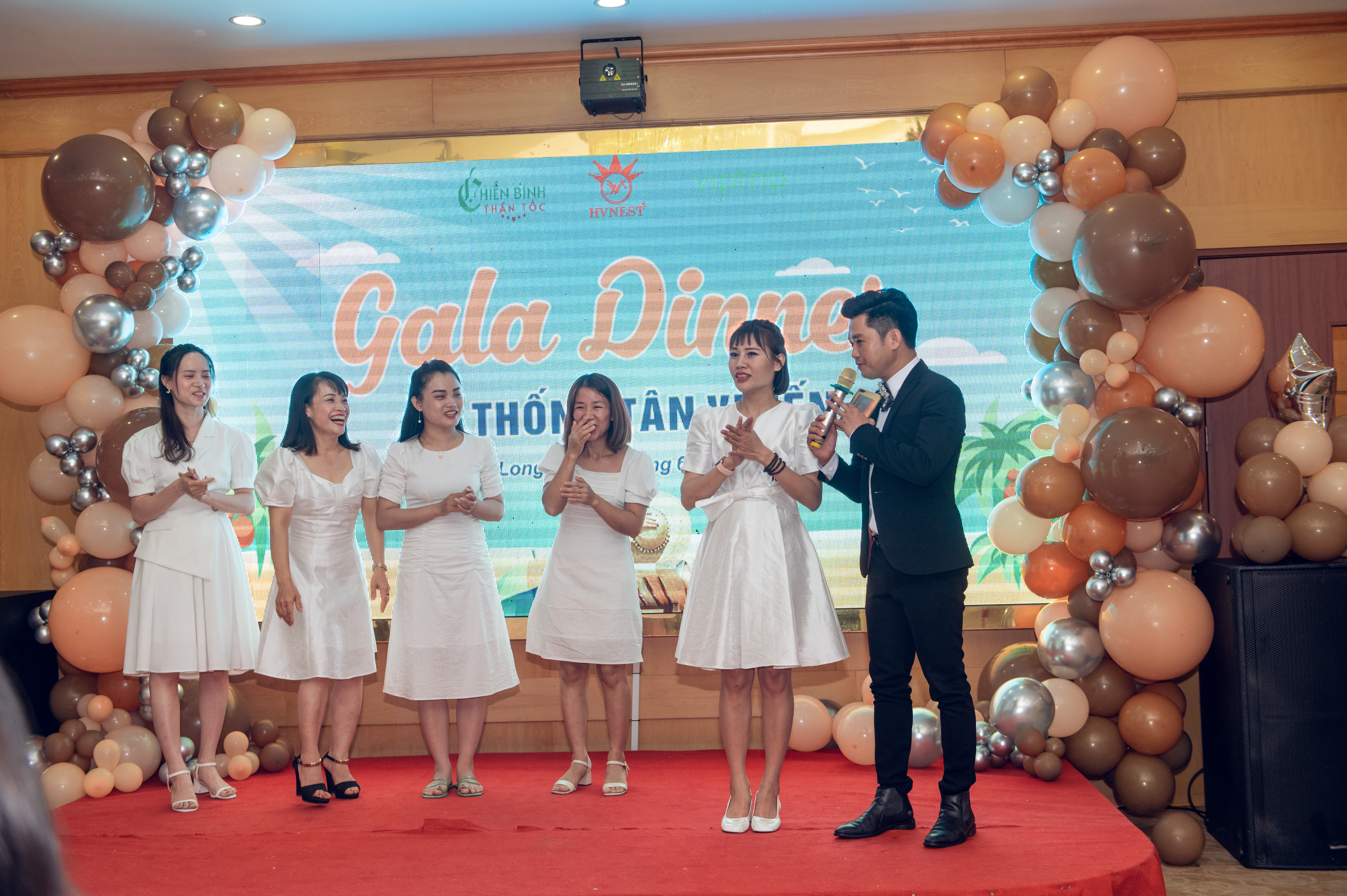 tan-vi-yen-tham-gia-chuong-trinh-du-lich-ha-long8