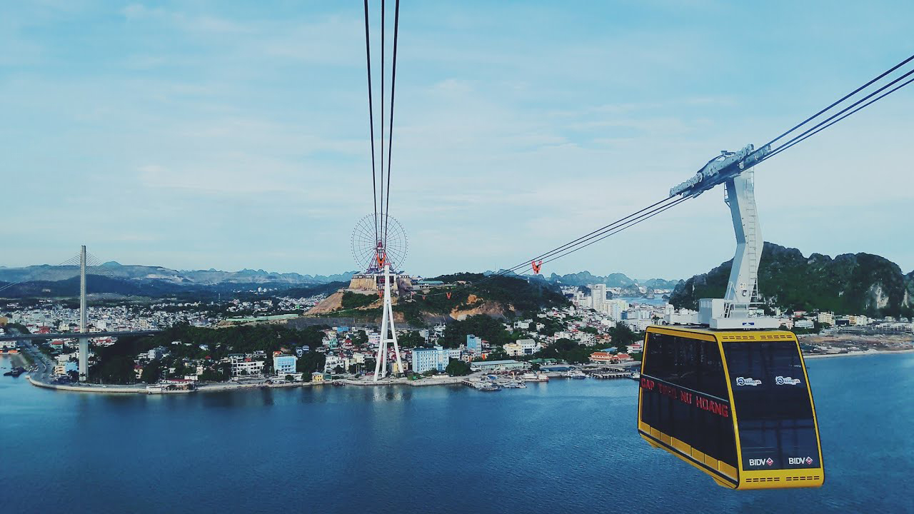 cap-treo-nu-hoang-ha-long-queen