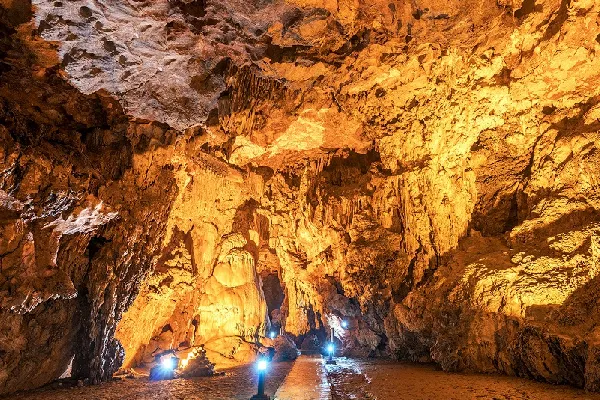 Động Ngườm Ngao