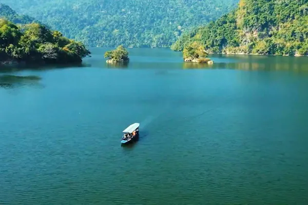 Hồ Ba Bể Bắc Cạn