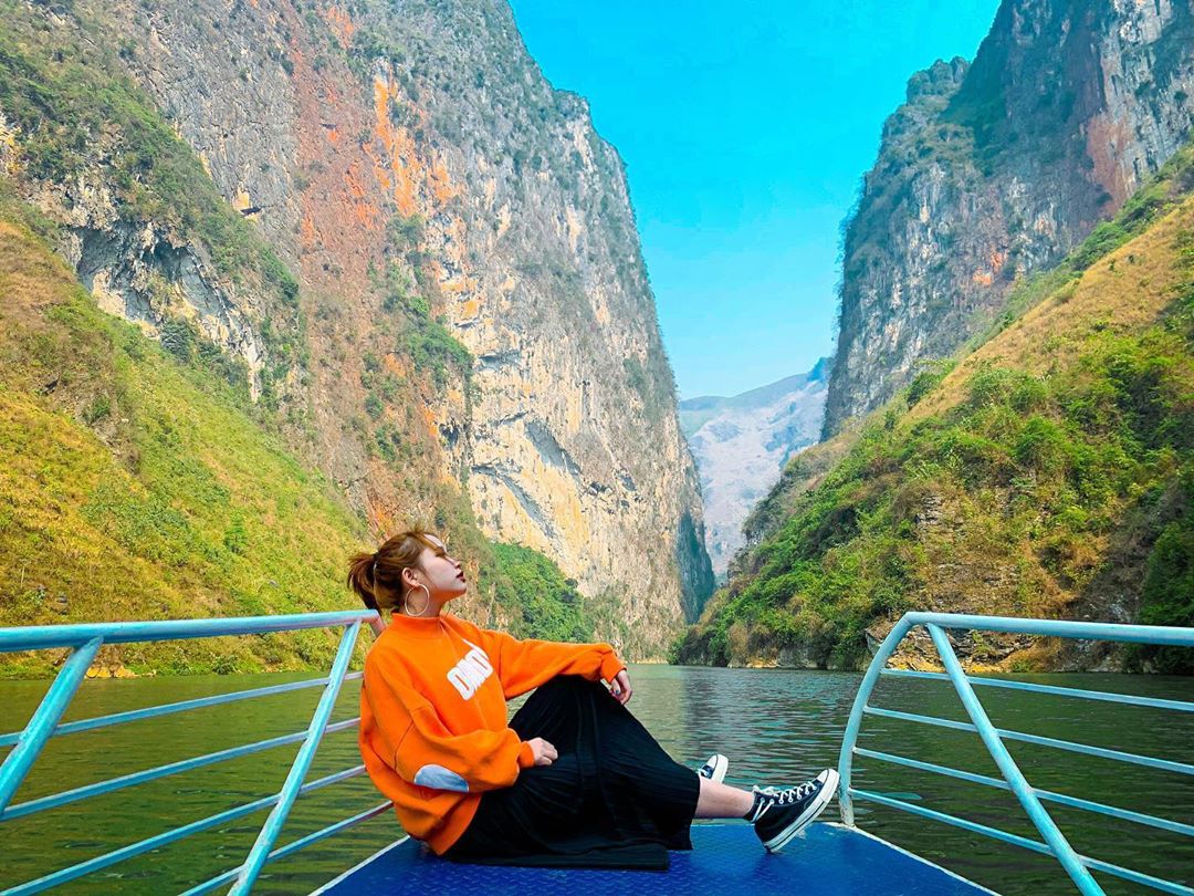 du-thuyen-song-nho-que