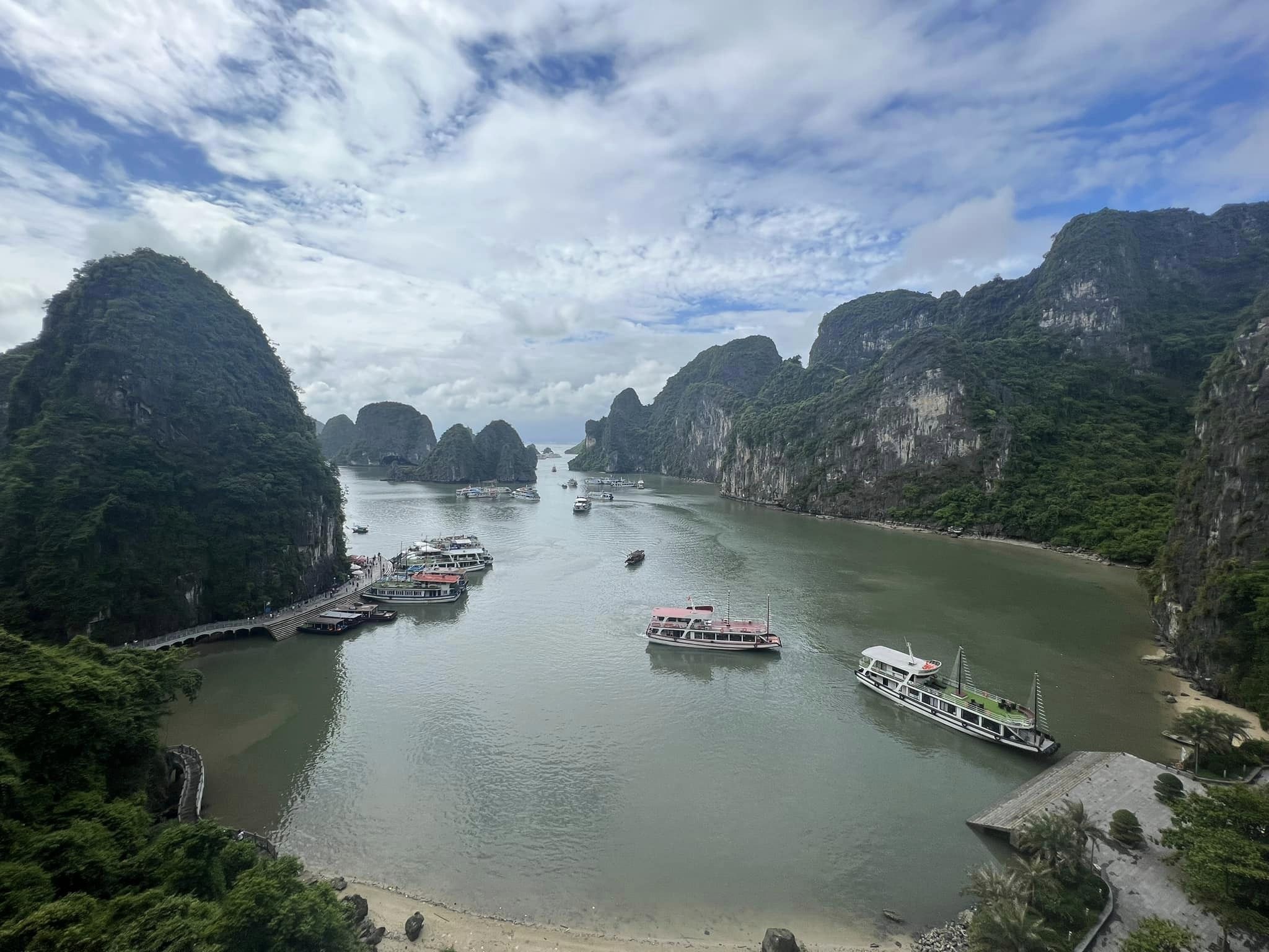 hang-sung-sot-ha-long