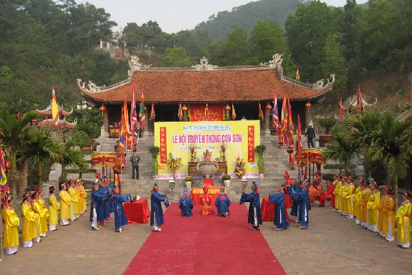 Lễ hội Côn Sơn - Kiếp Bạc Hải Dương
