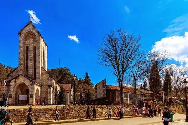 Nét đẹp độc đáo của nhà thờ đá Sapa - Viptrip.vn