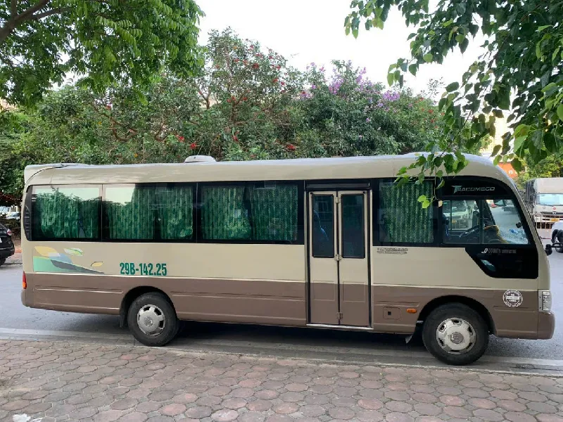 Cho thuê xe 30 chỗ đi Cao Bằng