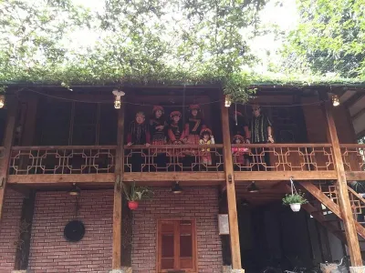 Đặt nhà sàn tại Bản Lác - Mai Châu