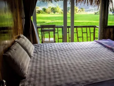 Đặt nhà sàn tại Bản Lác - Mai Châu