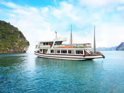 Cho thuê tàu thăm Vịnh Hạ Long