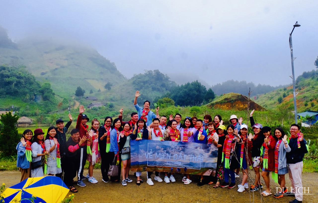 ban-hua-tat-moc-chau