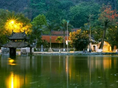 Du lịch lễ hội: Tour Chùa Thầy - Chùa Tây Phương 1 ngày
