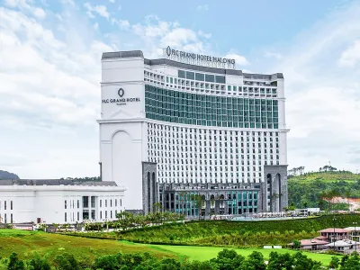 Combo du lịch Hạ Long: Khách sạn FLC Grand Hạ Long