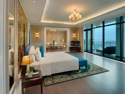 Combo du lịch Hạ Long: Khách sạn FLC Grand Hạ Long