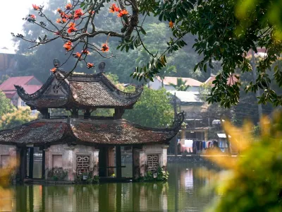 Du lịch lễ hội: Tour Chùa Thầy - Chùa Tây Phương 1 ngày