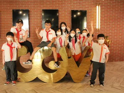 Tour học sinh đi xem phim (Tiểu học)