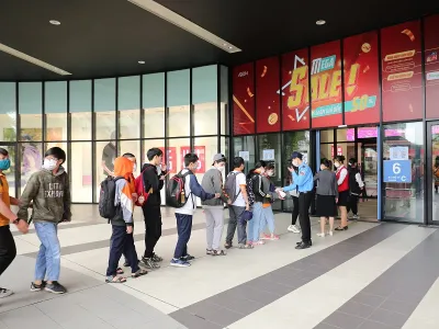 Tour học sinh đi xem phim (Tiểu học)